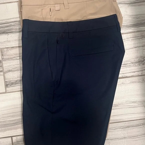 2 pairs of lululemon commission shorts 30 waist - Picture 11 of 11